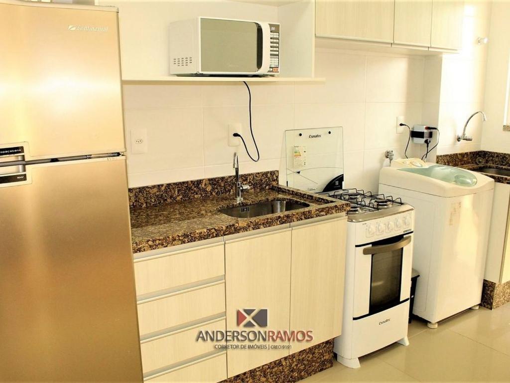 1007 Residencial Fontini Apto 302 - Praia de Bombas room 1